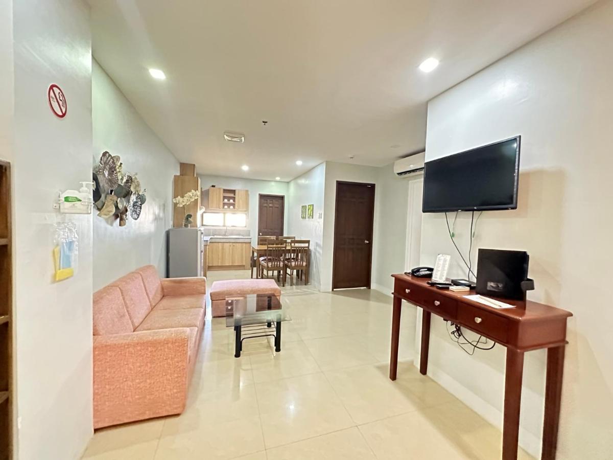 Sebastien Hotel Lapu-Lapu City Kültér fotó