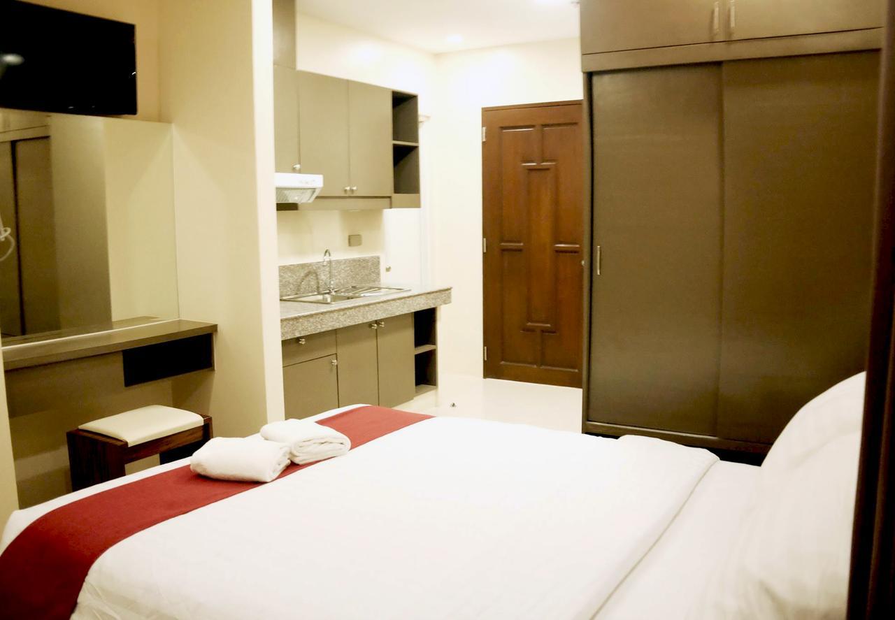 Sebastien Hotel Lapu-Lapu City Kültér fotó