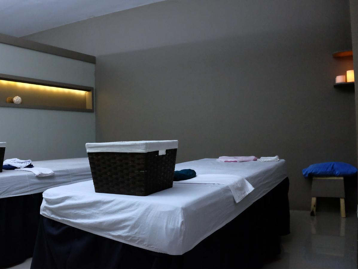 Sebastien Hotel Lapu-Lapu City Kültér fotó