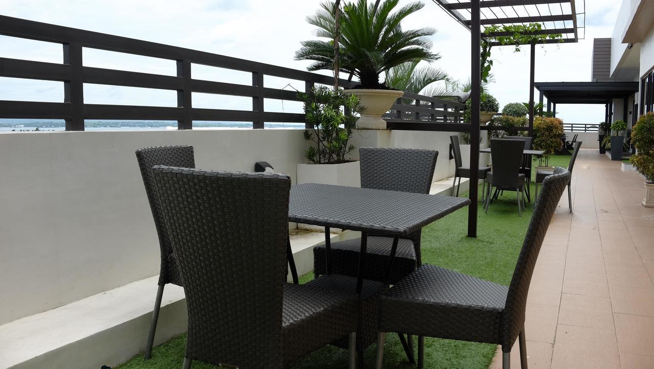 Sebastien Hotel Lapu-Lapu City Kültér fotó